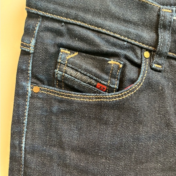 Diesel Sandy Kick Crop Raw Hem Jeans - Picture 3 of 7